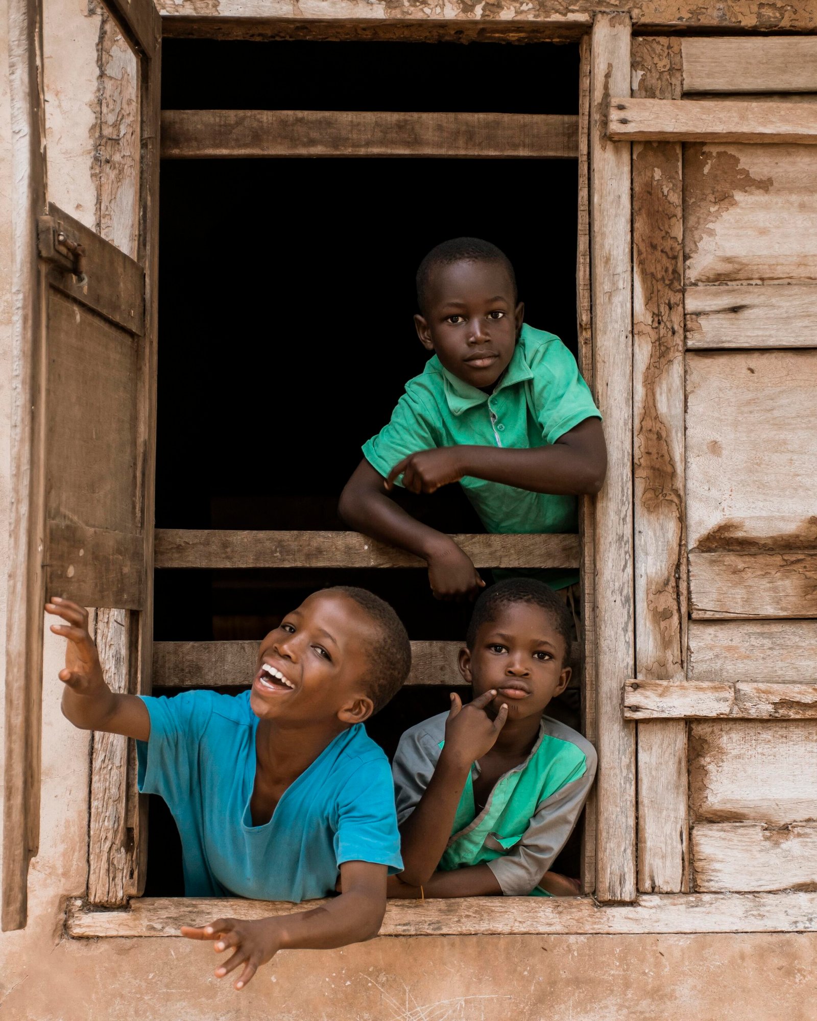 medium-shot-african-kids-window